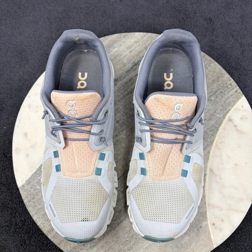 On Running Cloud 5 Push Glacier Undyed White Peach 69.98353 Womens Size 8.5